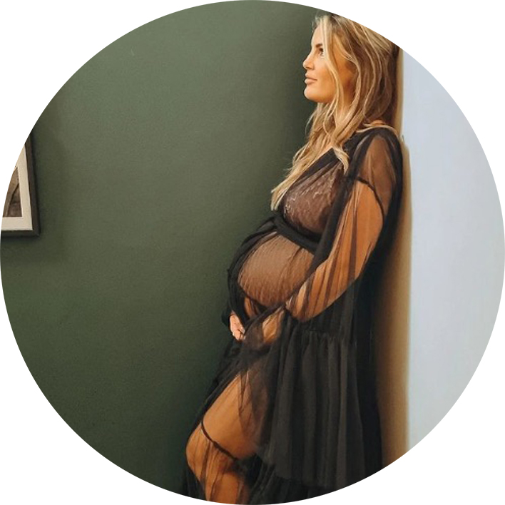 Claire Schepers | modestmomsy Cover