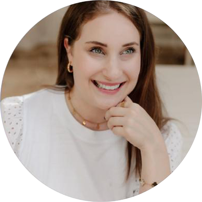 Daniella Cohen | dash_of_dani_ Cover